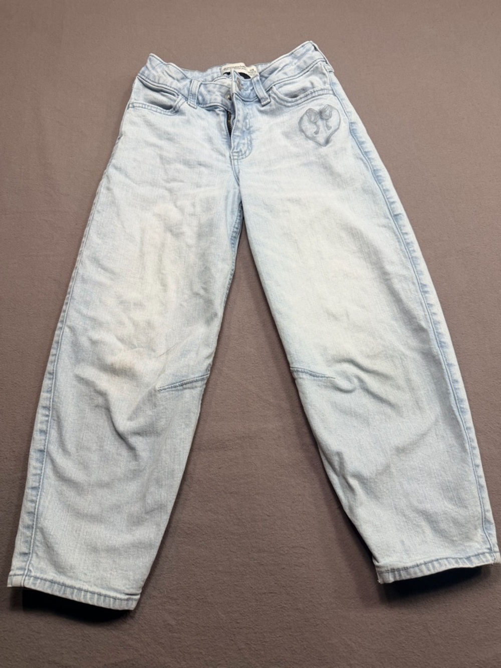 Abercrombie kids Light Blue high rise barrel Jeans with Heart Detail size 7/8